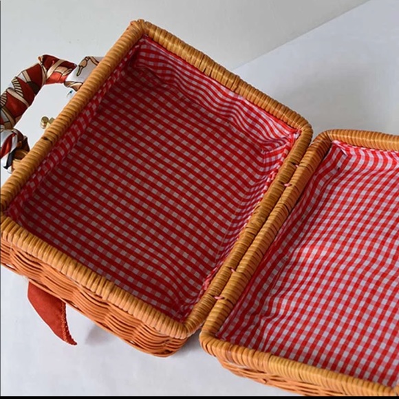 Madison Square Straw Bag  - Picture 4 of 4